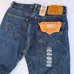 Men’s 2010 Levi’s 501 Button Fly Jeans Size 32x36 New With Tags​​